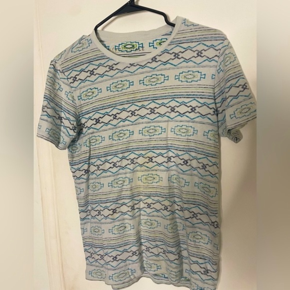 Men’s small short sleeve shirt